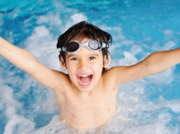 Free swimming class