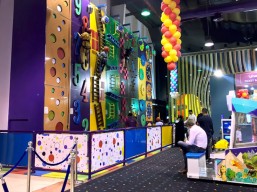 اشحن بطاقتك بـ300 ريال واحصل على 900 رصيد مجاناً