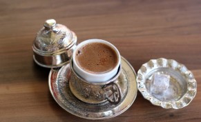 اطلب شيشة واحصل على مشروب مجاناً