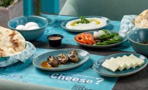 اشتري كعك عدد 2 واحصل على الثالث مجاناً