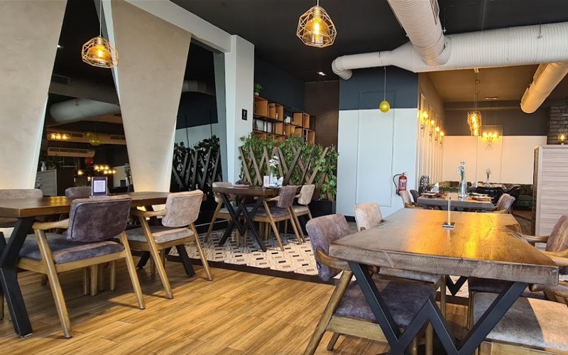 مطعم تقسيم بوينت