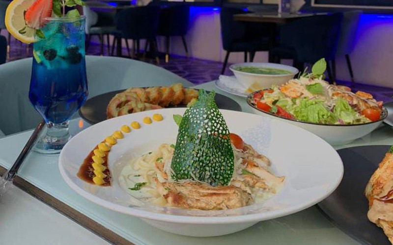 Choose any meal + drink and get the same order for free